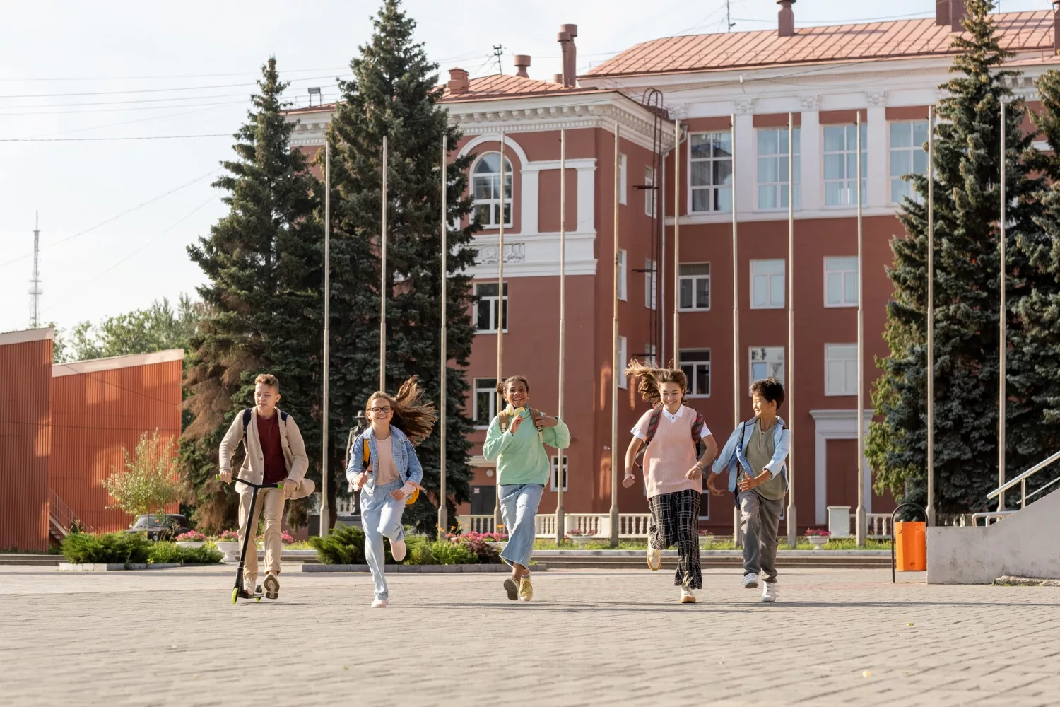 uczyc25 praca w bibliotece lub kawiarni